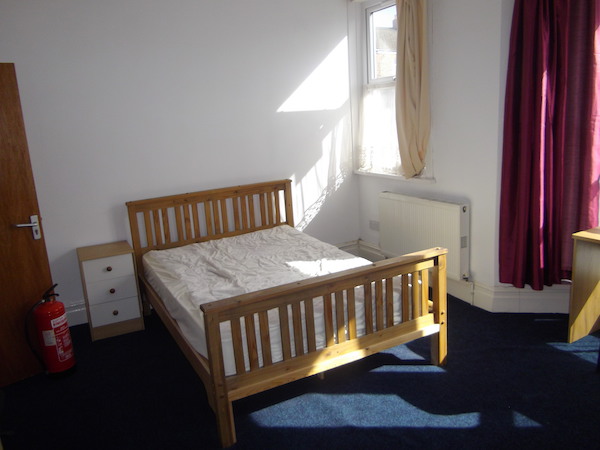 15 Hawthorne Avenue Swansea - image 16