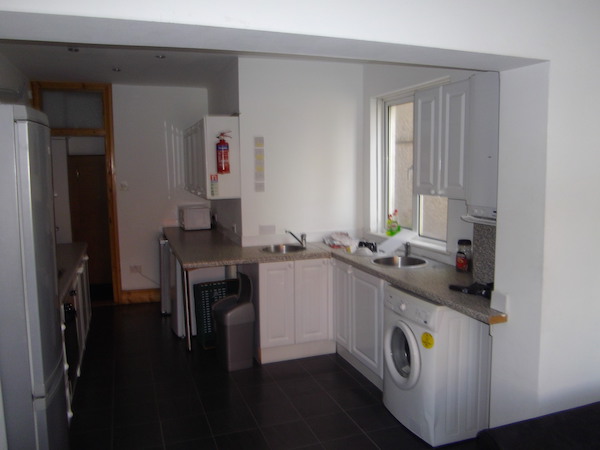 15 Hawthorne Avenue Swansea - image 3