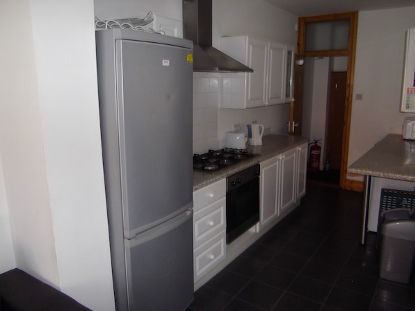 15 Hawthorne Avenue Swansea - image 4