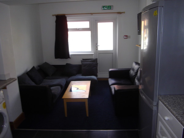 15 Hawthorne Avenue Swansea - image 5