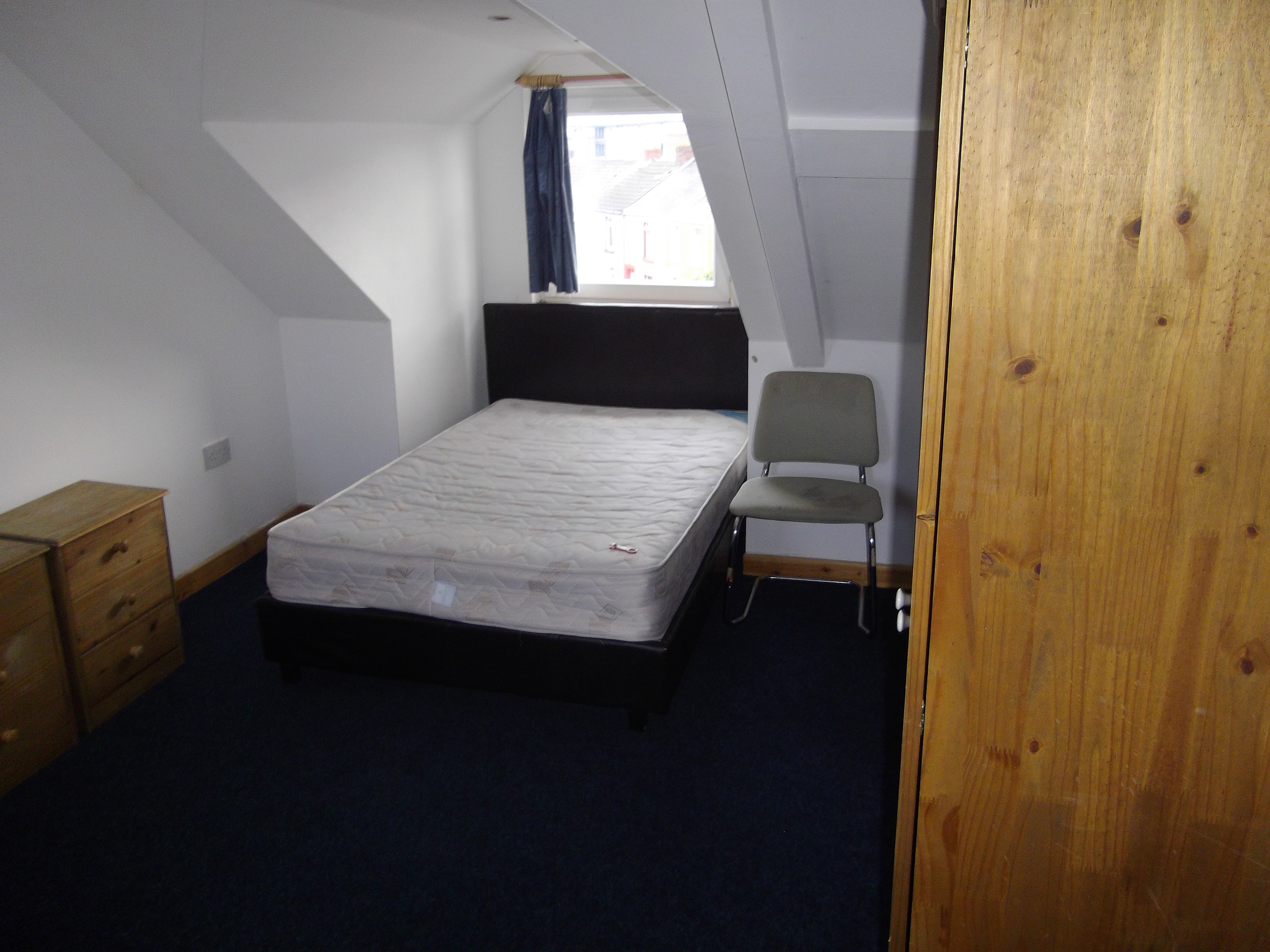 118 St Helens Rd Swansea - image 10