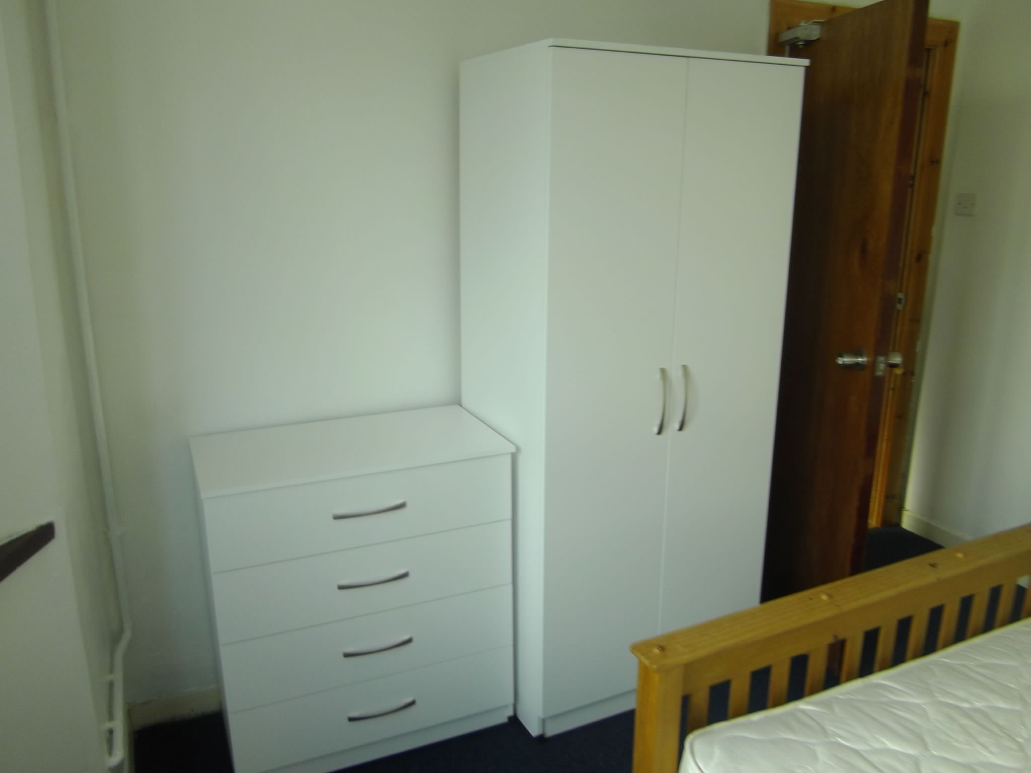 118 St Helens Rd Swansea - image 20