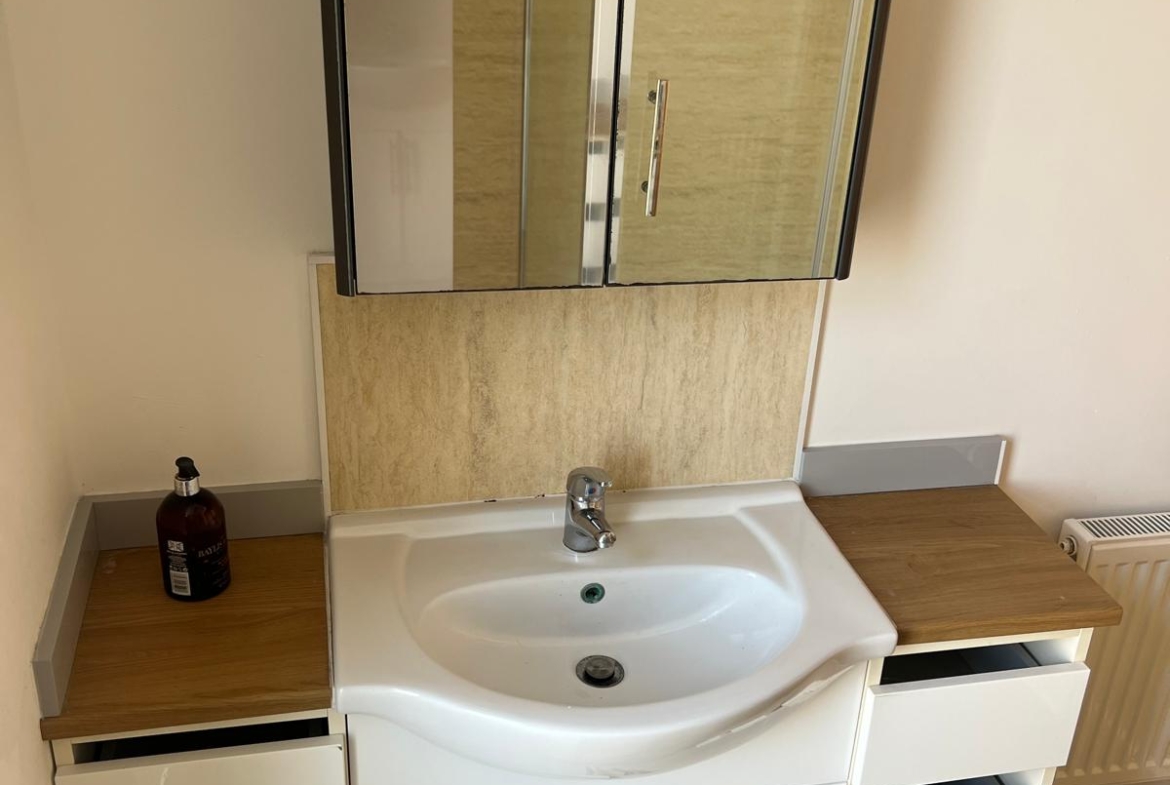 57 Brunswick St Swansea £498 to £506/month inclusive of utilities and Wi-fi - image 3