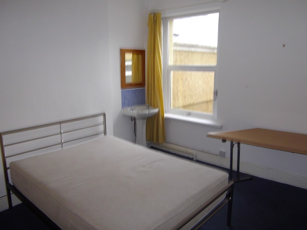 33 Bernard St Swansea - image 2