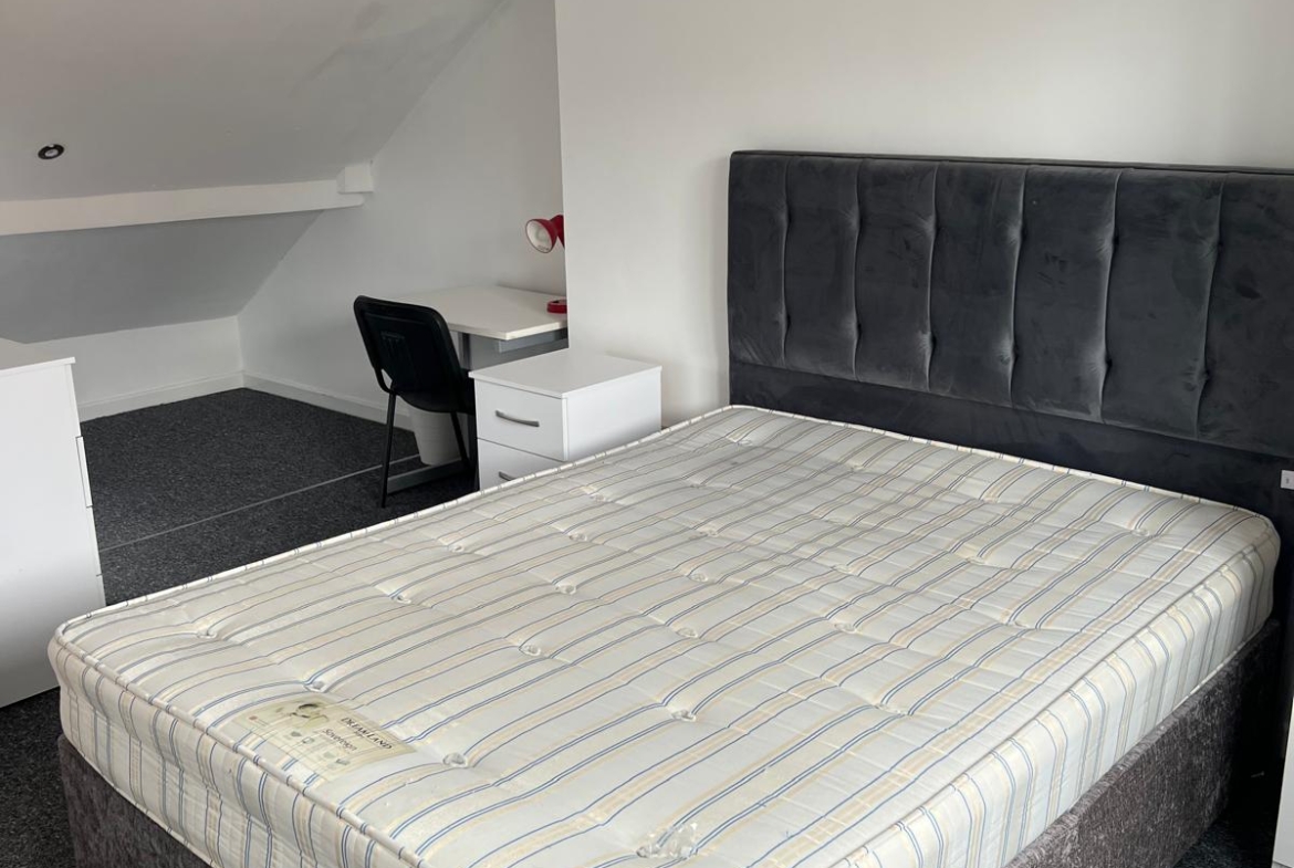 28 Glanbrydan Avenue, Swansea £620 to £650/month inclusive of utilities and Wi-fi - image 10