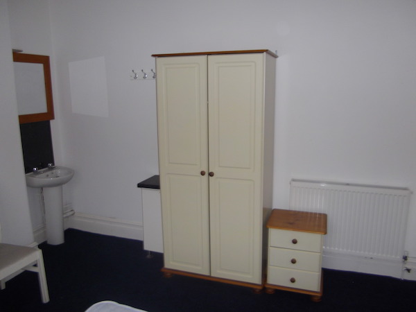 17 Hawthorne Avenue Swansea - image 16