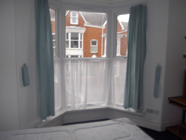 17 Hawthorne Avenue Swansea - image 14