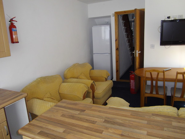 17 Hawthorne Avenue Swansea - image 11