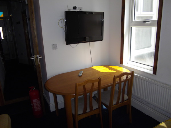 17 Hawthorne Avenue Swansea - image 12