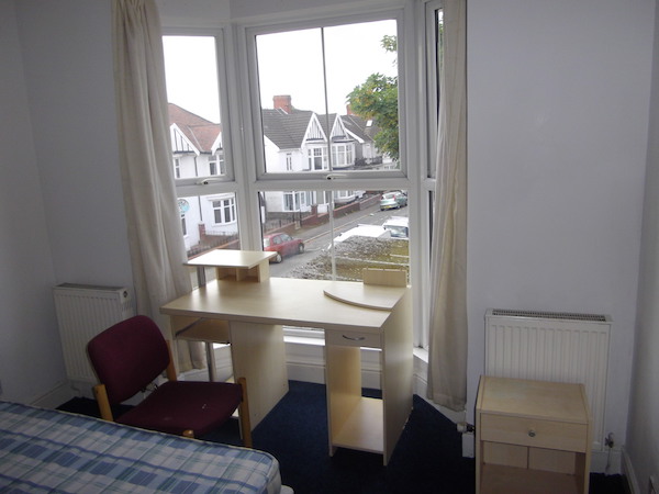 14 Pantygwyder Rd Swansea - image 16