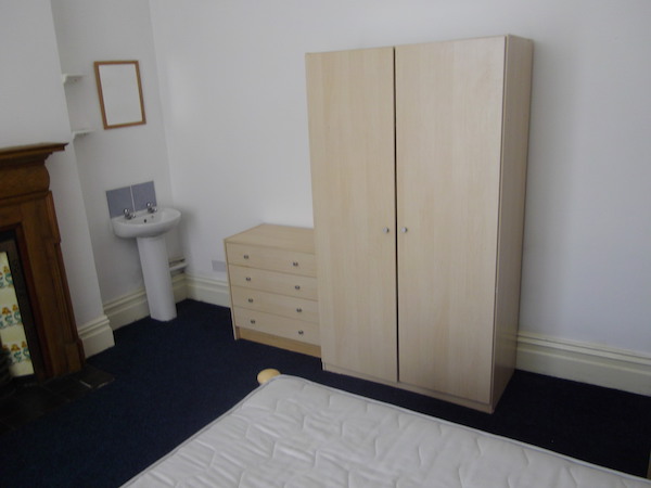 14 Pantygwyder Rd Swansea - image 13