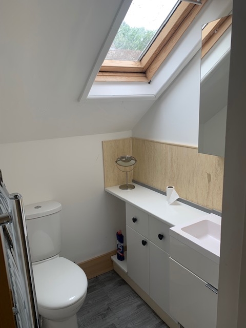 14 Cwmdonkin Terrace Swansea £555 to £577/month inclusive of utilities and Wi-fi - image 4