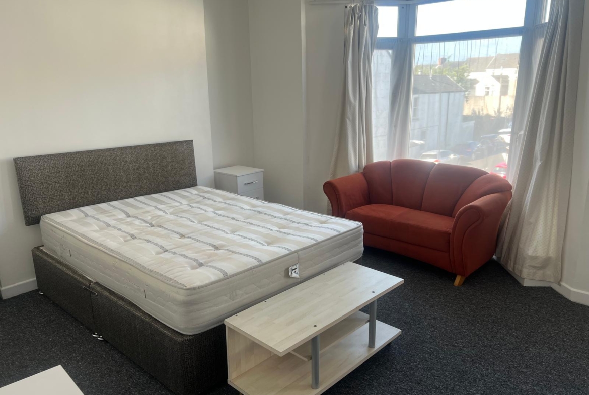 13 Ernald Place Swansea £503 to £520/month inclusive of utilities and Wi-fi - image 7