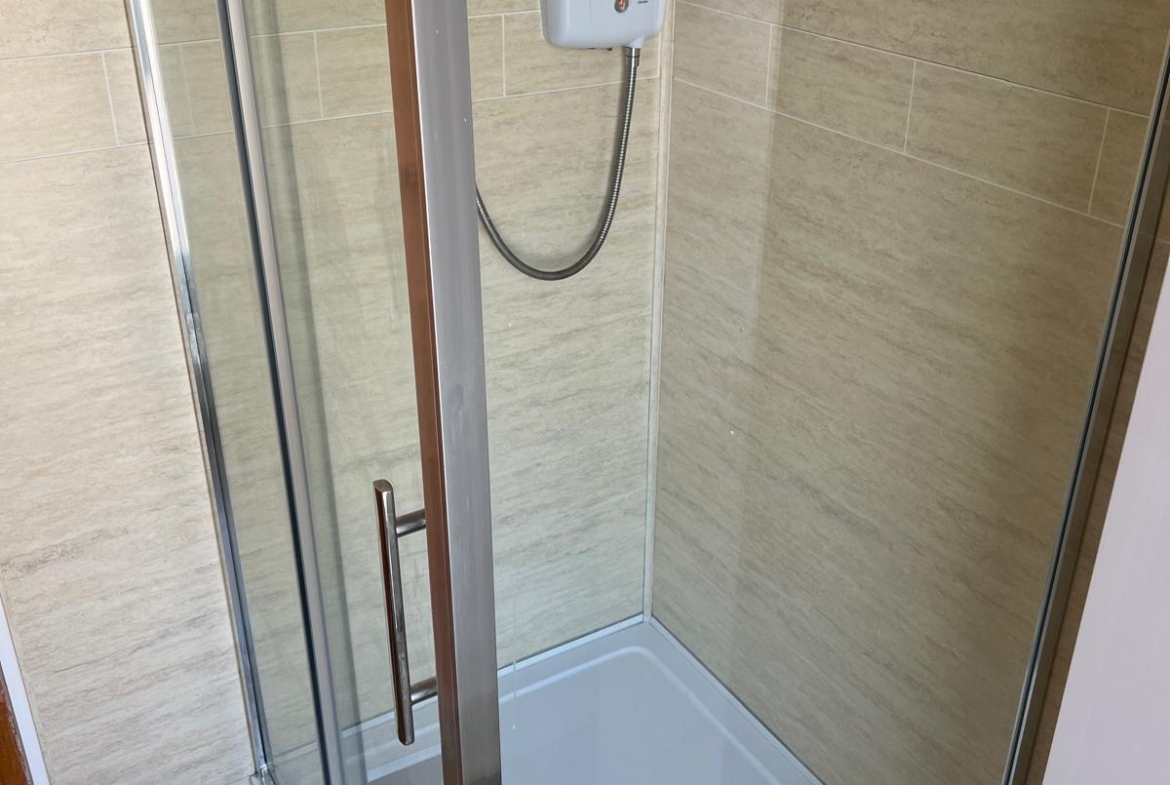 13 Ernald Place Swansea £503 to £520/month inclusive of utilities and Wi-fi - image 4