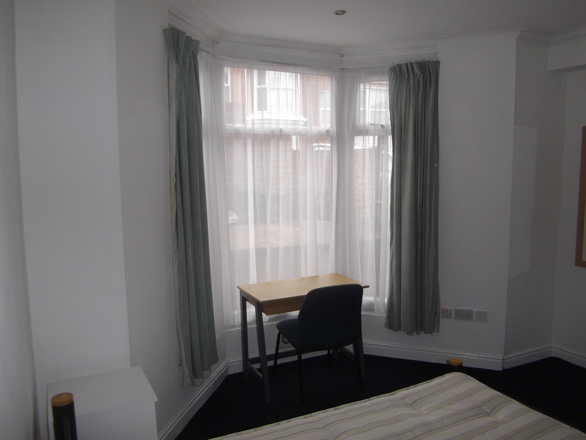 17a Hawthorne Avenue Swansea - image 8