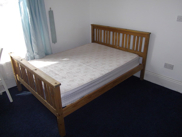 17 Hawthorne Avenue Swansea - image 1